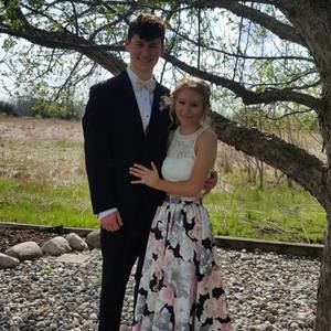 Meet your Posher, Leah